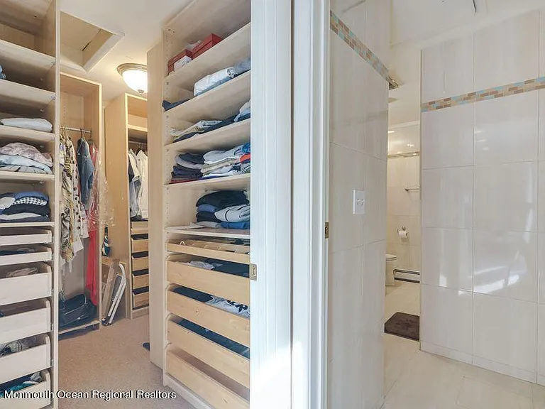 45 Roslyn Ct — Photo 15