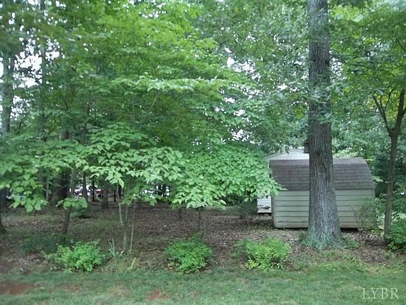 5th image of 206 Woodville Dr