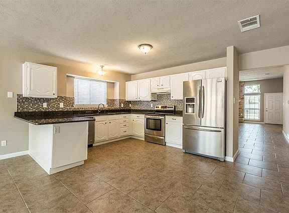 5th image of 1537 Colborne Dr