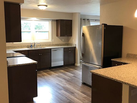 2nd image of 907 Mary Jane Ave #1