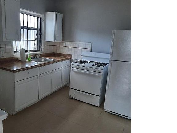 4th image of 901 NW 7th Ct #1
