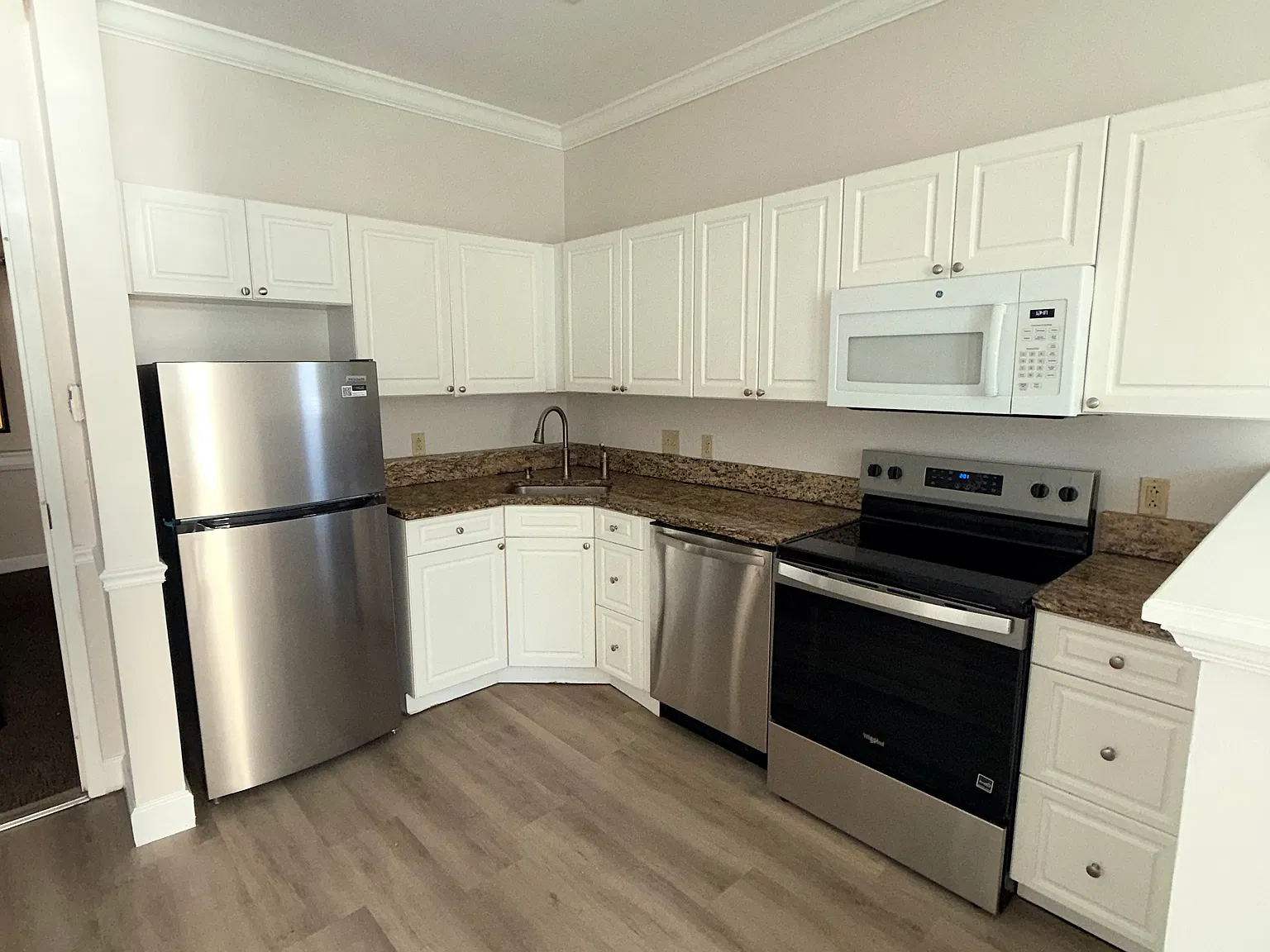 1630 NW Professional Plz — Photo 4