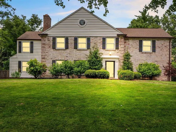 51 Willow Hill Rd, Saint Louis, MO 63124