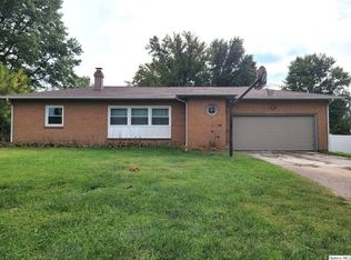 5128 Ri Dora Dr, Quincy, IL 62305