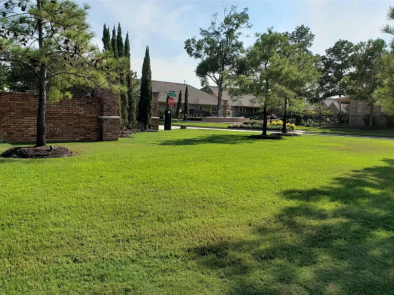 9014 Meacom Dr — Photo 36