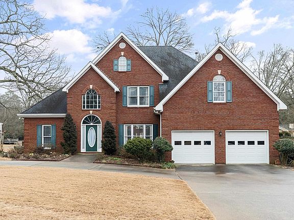 3rd image of 6013 Silver Lake Cir