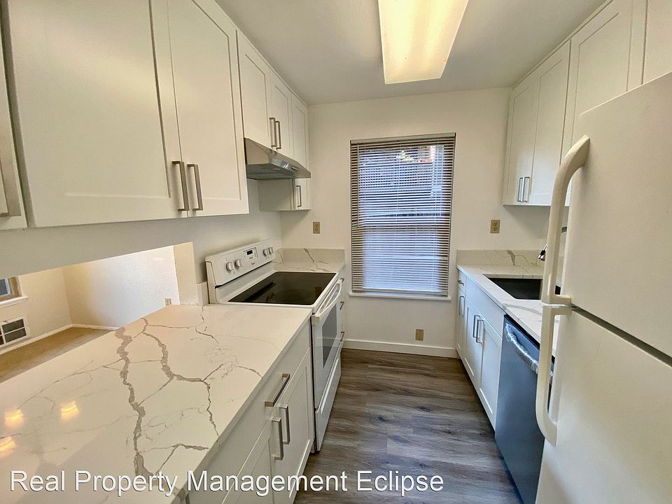 1st image of 12714 NE 118th St APT 2
