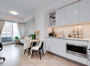 377 Madison Ave #316, Toronto, ON M4V3E1