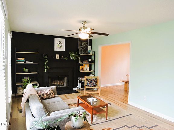2nd image of 13 Bentwood Pl
