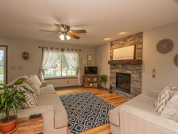 3rd image of 1280 Sunset Dr