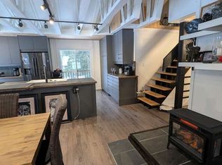 22 Camp Rd, McKellar, ON P2A 0B4