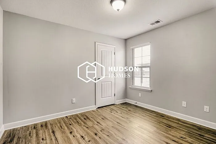 7902 Hemlock Dr — Photo 15