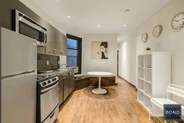 Rented by Bond New York | media 34