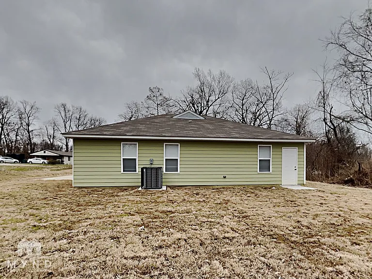 3385 Reynard Rd — Photo 17