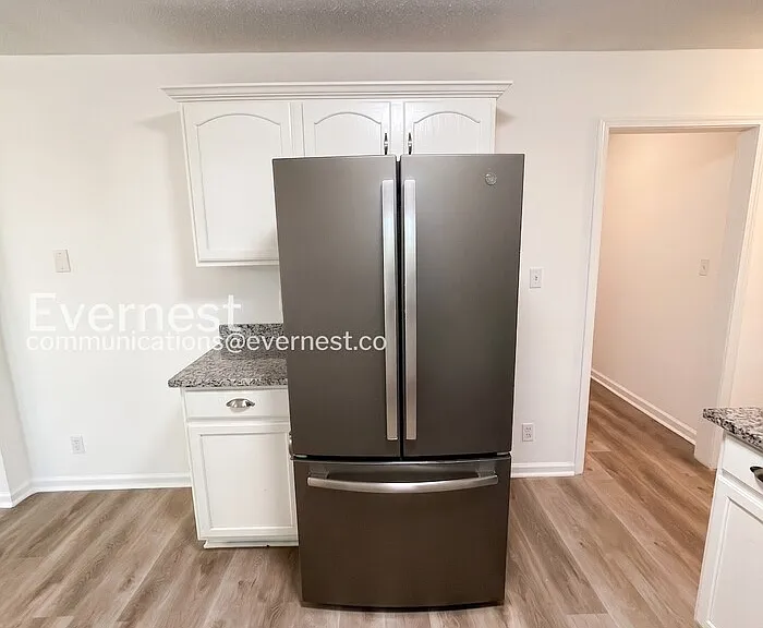 2503 Elkmont Dr — Photo 4