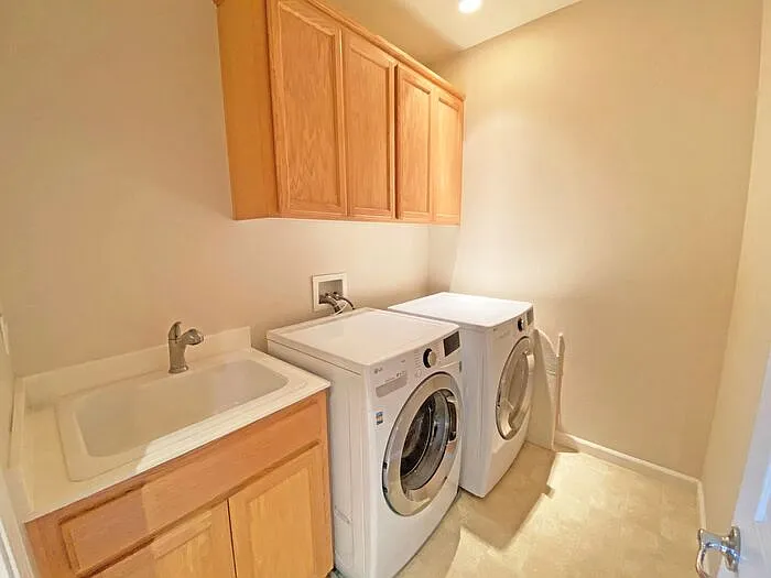 4361 Red Maple Way — Photo 15