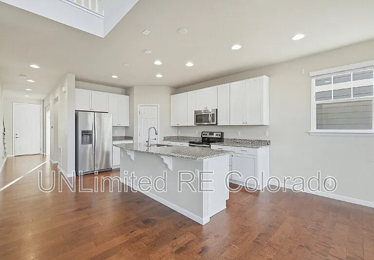 10356 Helsinki St — Photo 6