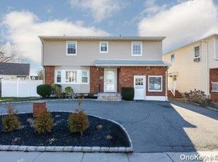 3089 Oceanside Rd, Oceanside, NY 11572