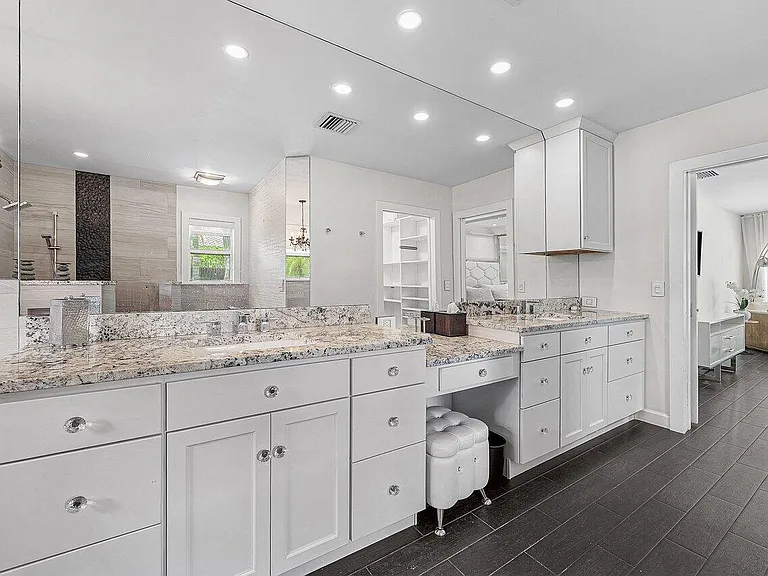 855 Berkeley St — Photo 26