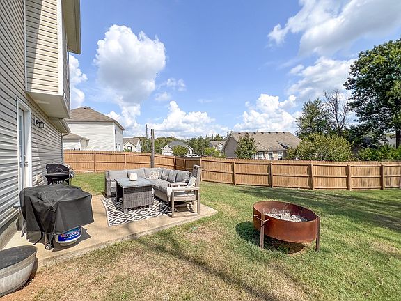 4th image of 1108 Niagra Ct