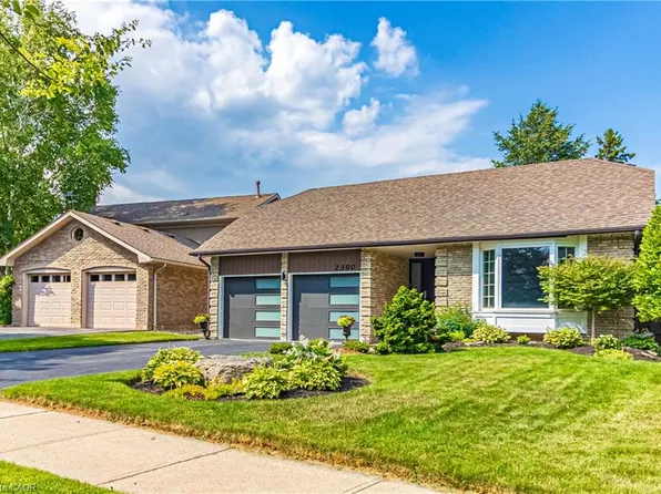 2390 Sinclair Cir, Burlington, ON L7P 3C3