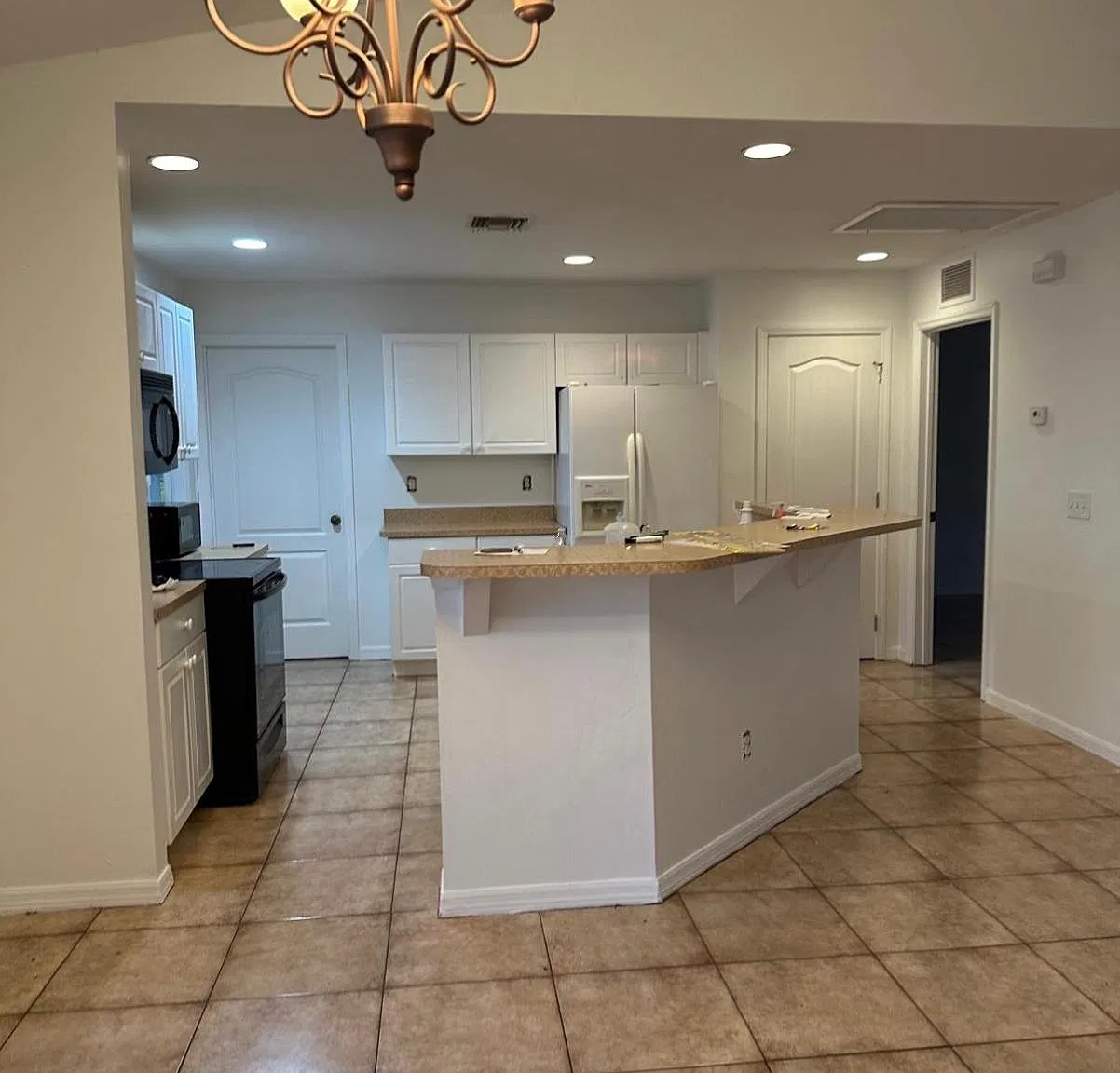 3 bed, 1408 sqft, $1,950 — Photo 3