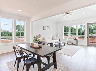 1061 Woodland Cir, Opelika, AL 36801