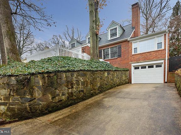 2nd image of 4290 Vacation Ln