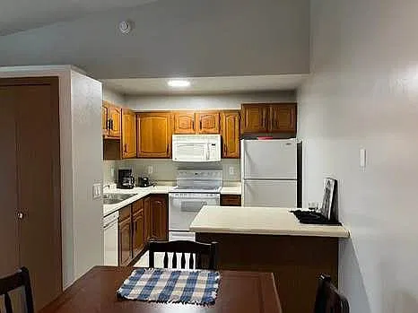 3 bed, 1250 sqft, $1,750 — Photo 3