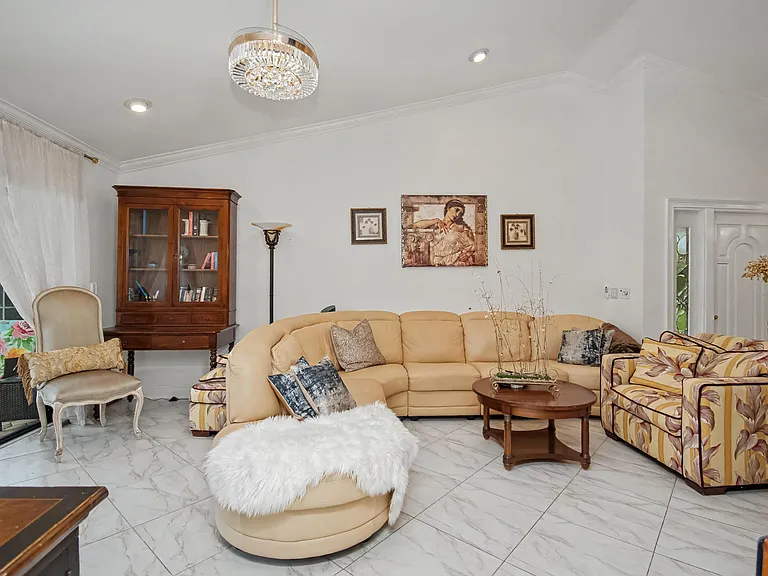 9708 Erica Ct — Photo 14