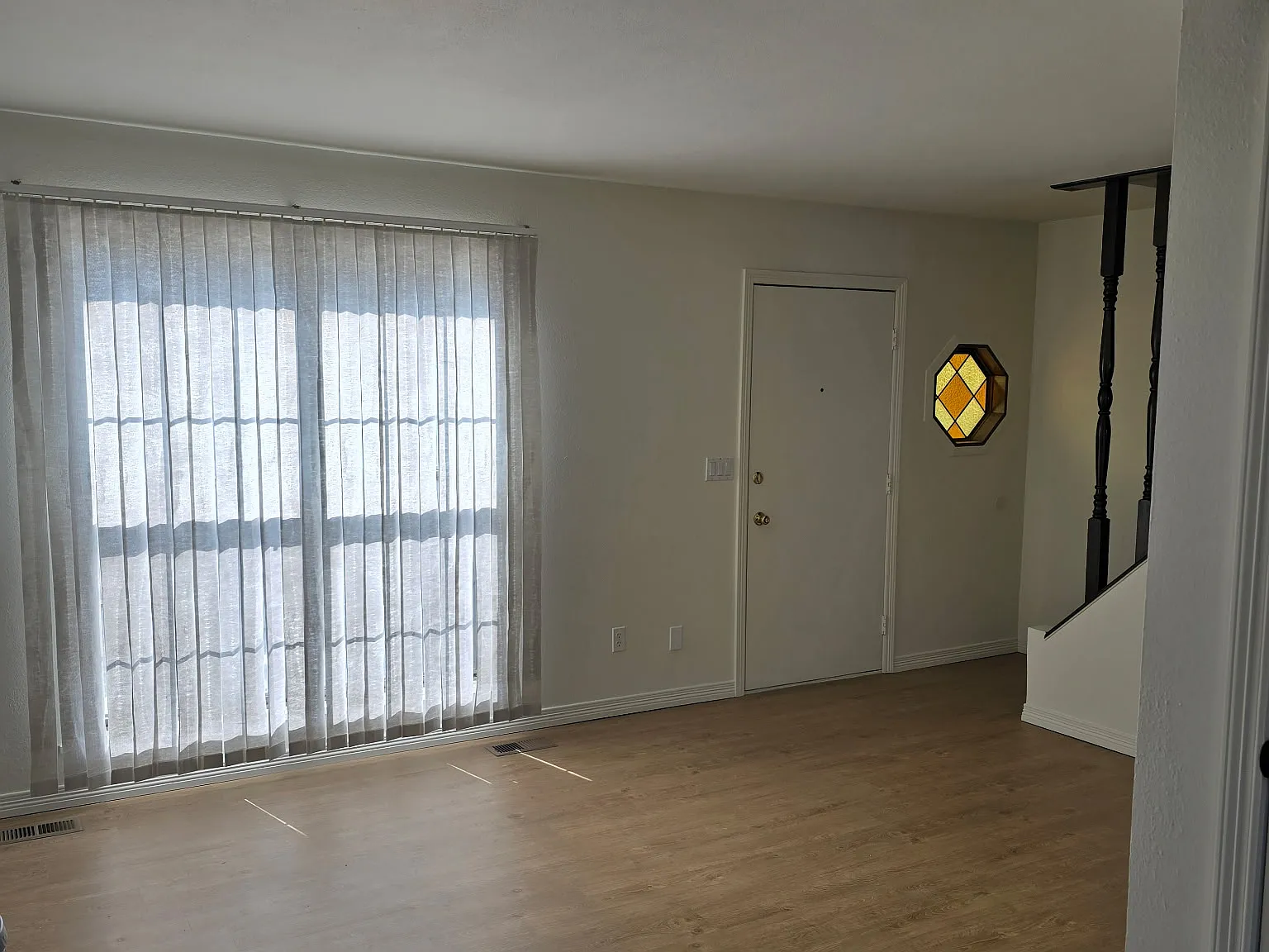 2 bed, 1.5 bath, 1300 sqft, $2,150 — Photo 2