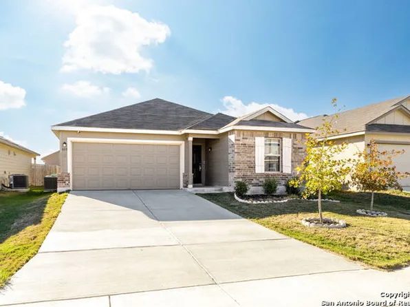 8011 Champion Crk, San Antonio, TX 78252