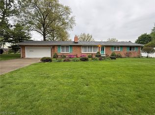 2552 Applegrove St NW, North Canton, OH 44720