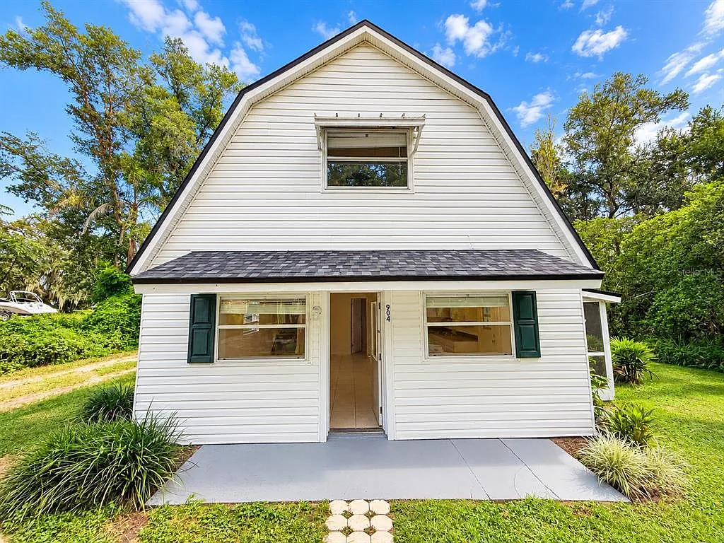 1 bed, 1.5 bath, 858 sqft, $1,700 — Photo 2