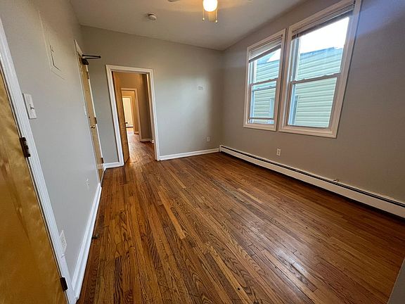 4th image of 88 Clendenny Ave #28