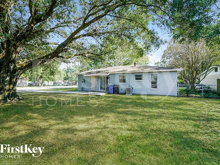 802 Briarcliff Dr — Photo 15