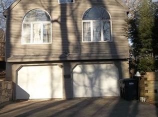 51 Red Oak Ln, Southbridge, MA 01550