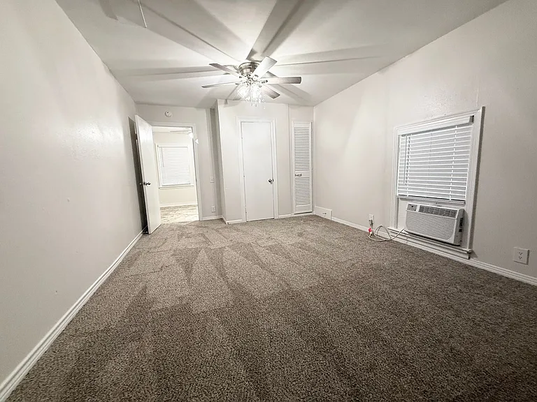 832 S Anderson St — Photo 14