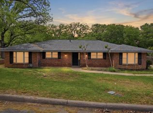 1200 Woodridge Cir, Euless, TX 76040