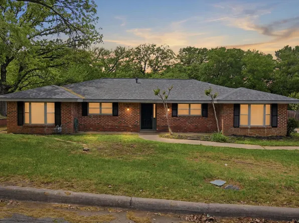 1200 Woodridge Cir, Euless, TX 76040