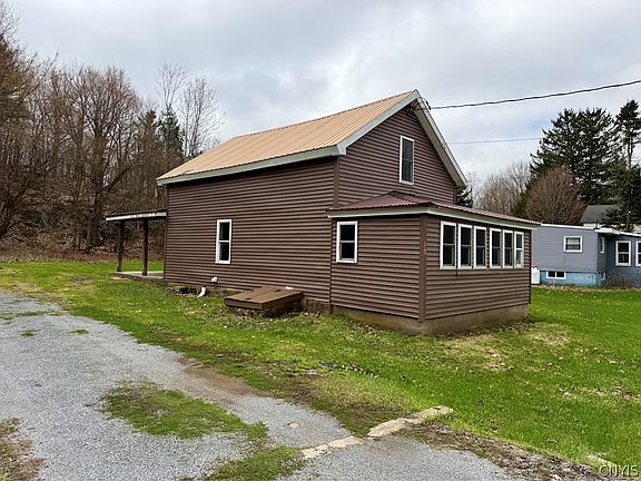 3rd image of 118 Bridge St