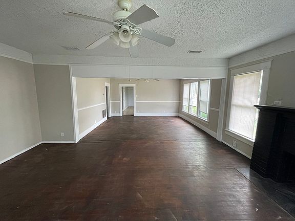 2nd image of 402 Sayles Blvd