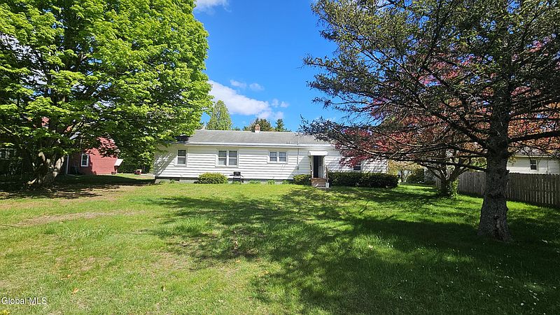 3rd image of 34 Woodlawn Avenue