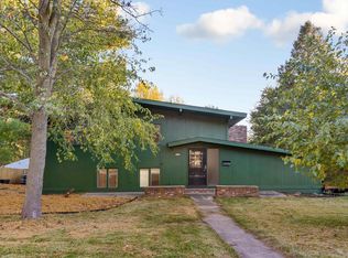 8071 Grand Ave, Omaha, NE 68134