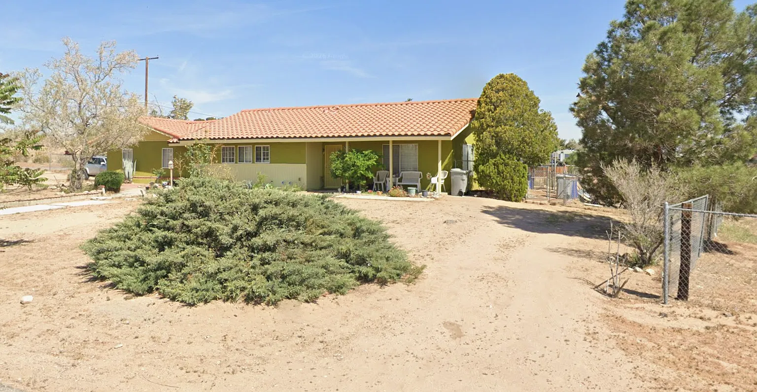 3 bed, $2,200 — Photo 2
