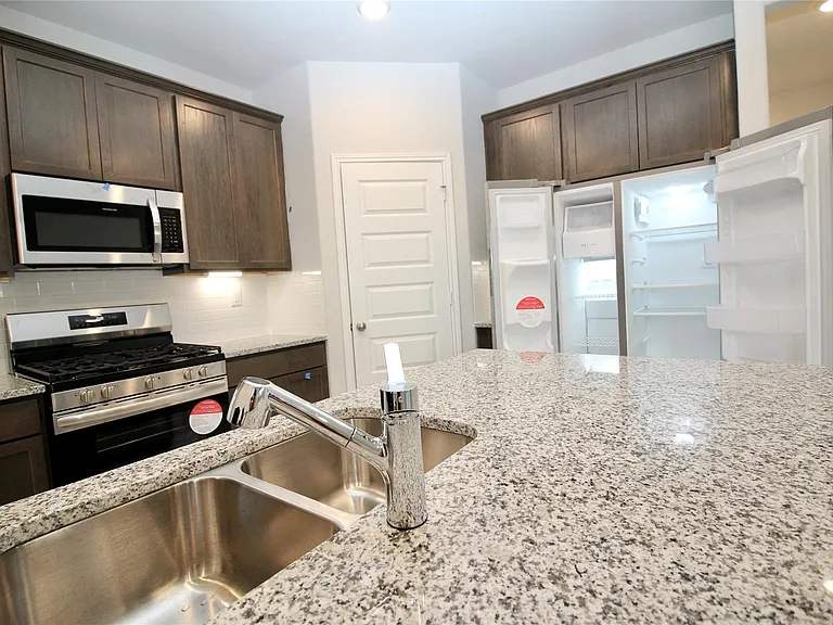 8411 Sweet Cherry Ln — Photo 7