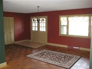 5th image of 91 Greenbriar Dr