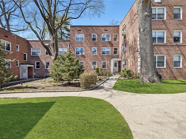 1 Edwards Street #3C, Roslyn Heights, NY 11577