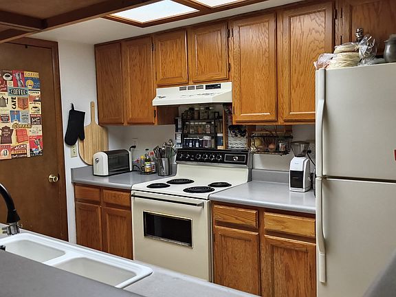 2nd image of 6254 Willow Ln