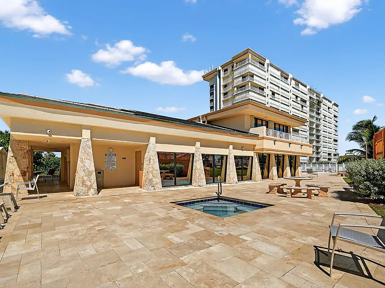 10680 S Ocean Dr #105 — Photo 23